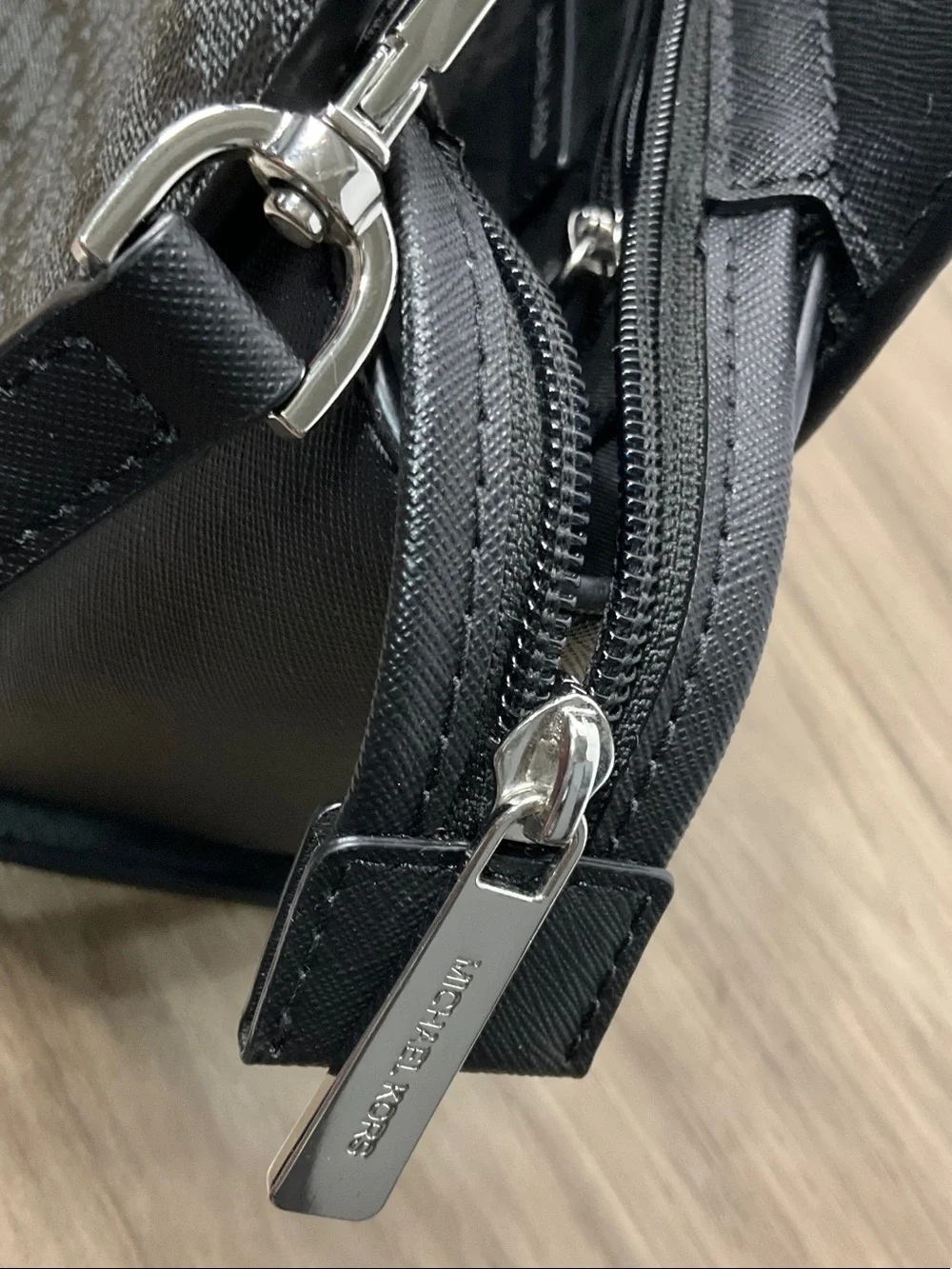 Michael Kors compact michael